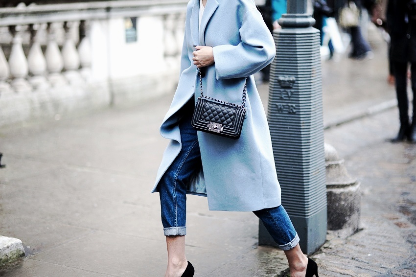 Образ с голубым пальто