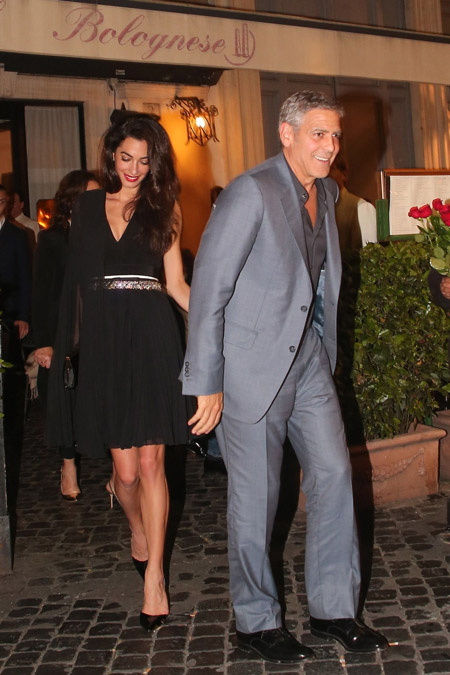 Амаль Клуни в черном плиссированом платье от Giambattista Valli, Рим май 2016