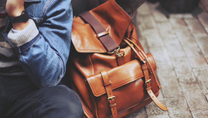С чем носить городской рюкзак: 10 вариантов для разных стилей