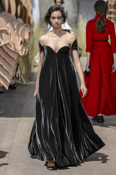 Юбилейный показ от Dior: 15 моделей, которые не оставят равнодушными