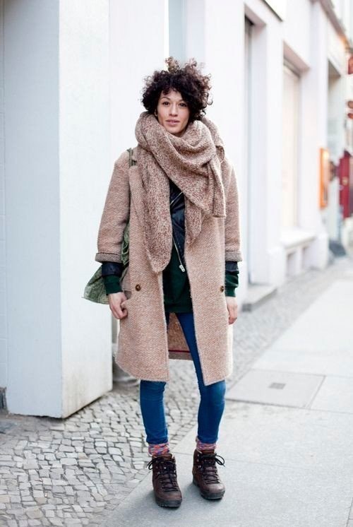 Нюдовые пальто: 9 женственных стрит-стайл образов