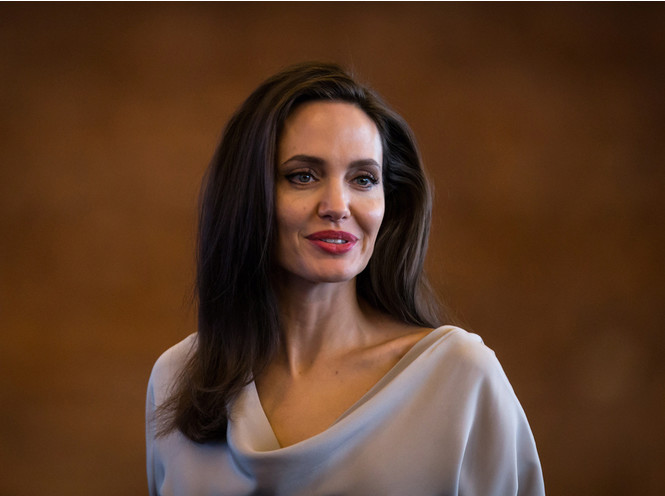 Анджелина Джоли на конференции ООН: ее образ покорил фанатов