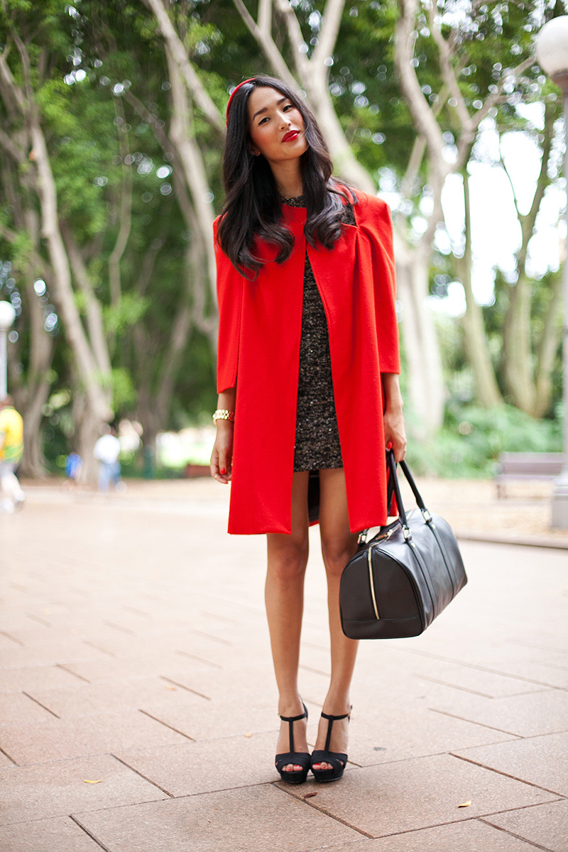 Красное пальто: 10 королевских образов для истинных модниц