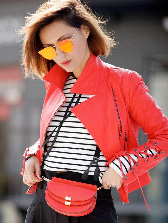 Красная куртка: 8 способов, как приручить брутальную косуху