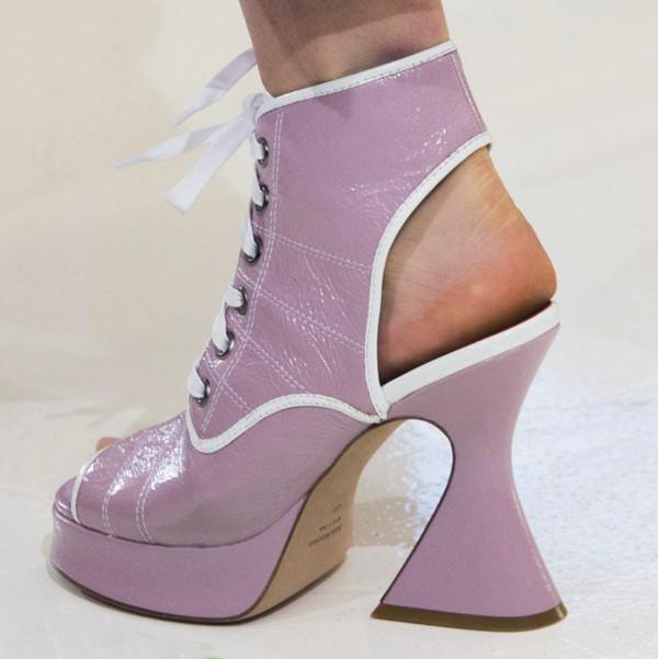 В стиле Ультрафиолет: ТОП-5 модных пар туфель с недели моды в Нью-Йорке