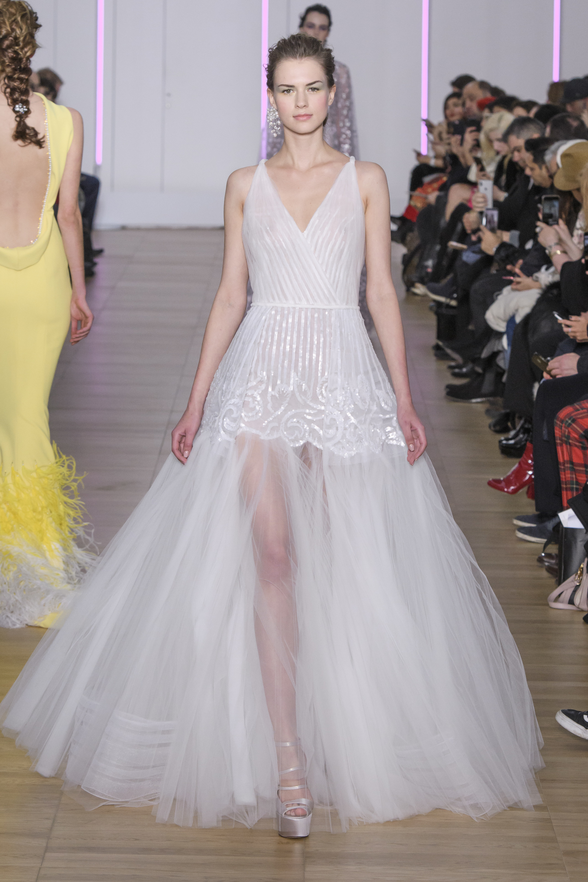 В чем пойдут на свадьбу звезды в этом году: 12 роскошных платьев Houte Couture