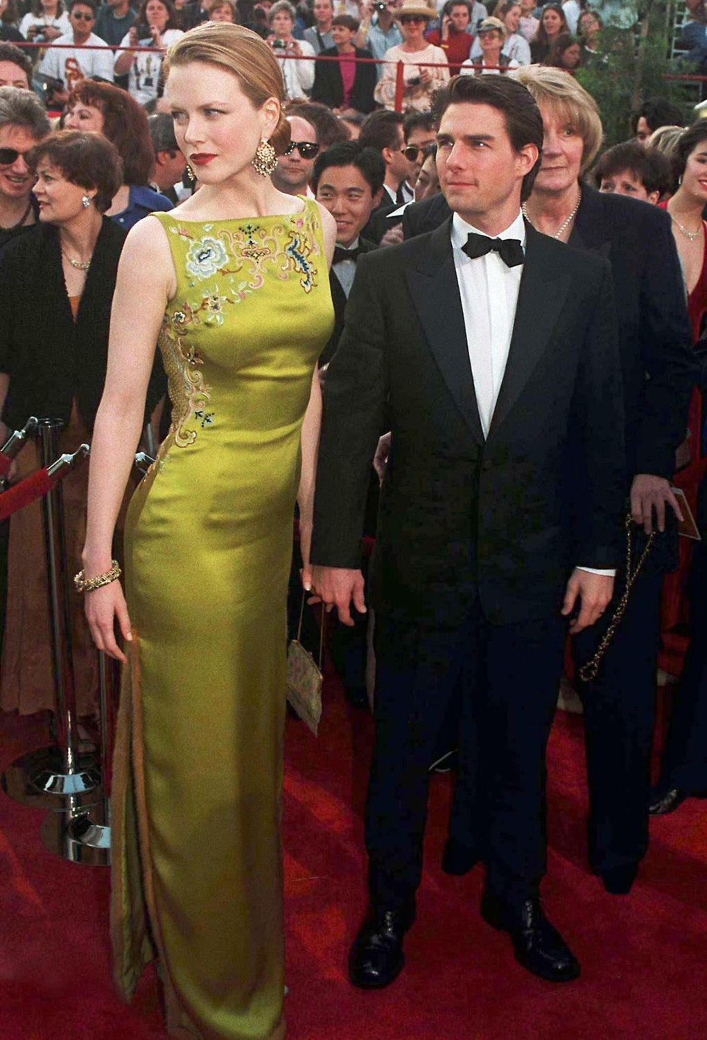 Декольте, шлейфы и золотые статуэтки: 17 лучших нарядов от Dior на церемонии Оскар