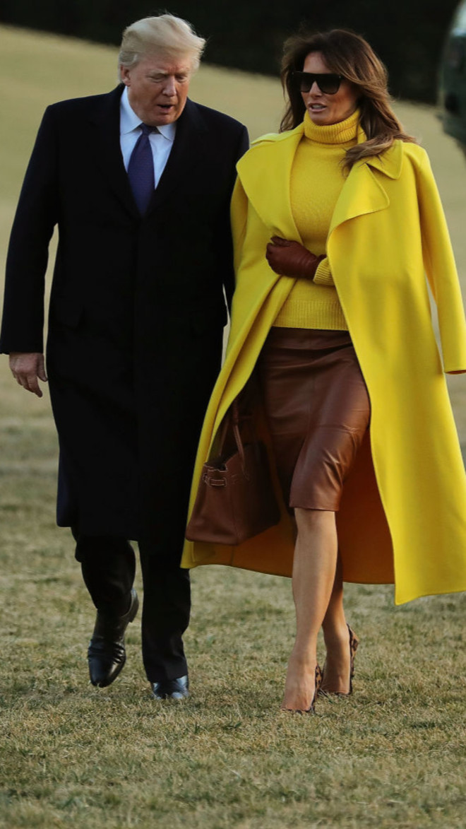 Всем сплетням назло: солнечный наряд Мелании Трамп в Цинциннати