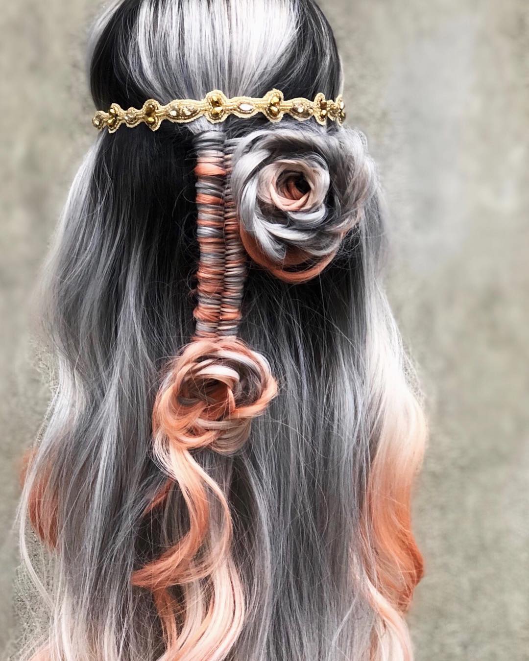 Роскошные розы из волос — самый женственный тренд этого сезона