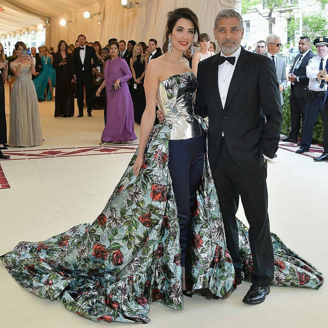 Настоящая королева бала — роскошный образ Амаль Клуни снова покорил всех