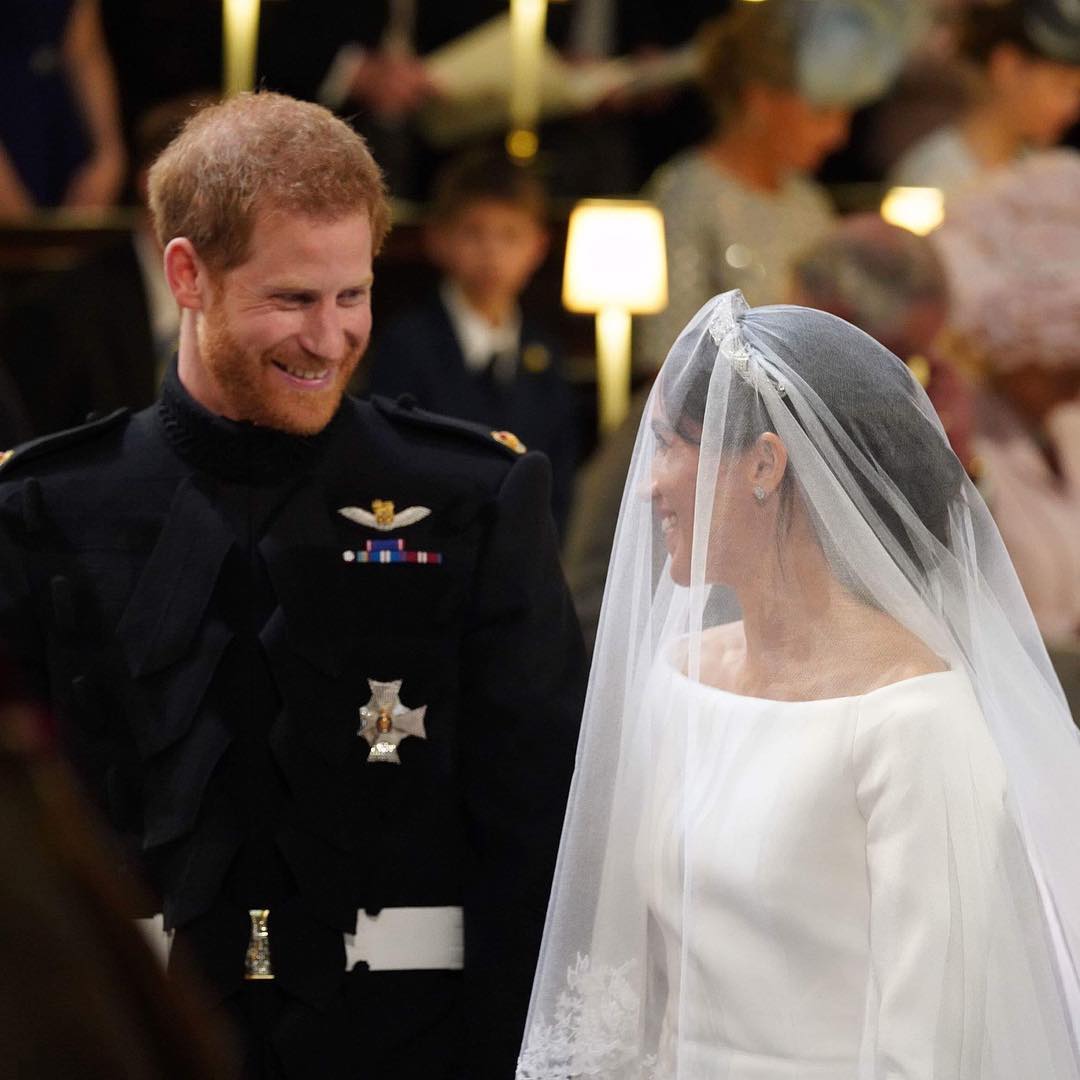 Почему семья Бэкхем нарушила дресс-код на королевской свадьбе — соцсети негодуют!