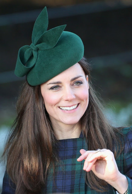 Больше, чем головной убор: 10 самых эффектных шляпок герцогини Кейт Мидллтон