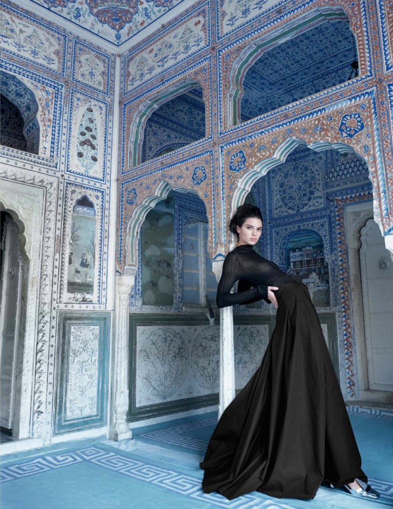 Роскошная Кендалл Дженнер украсила юбилейную обложку индийского Vogue (7 фото)