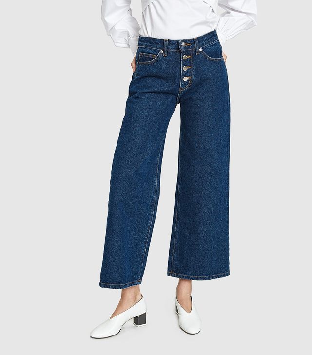 5 пар джинсов, которые стоит взять с собой в осень, чтобы быть самой модной