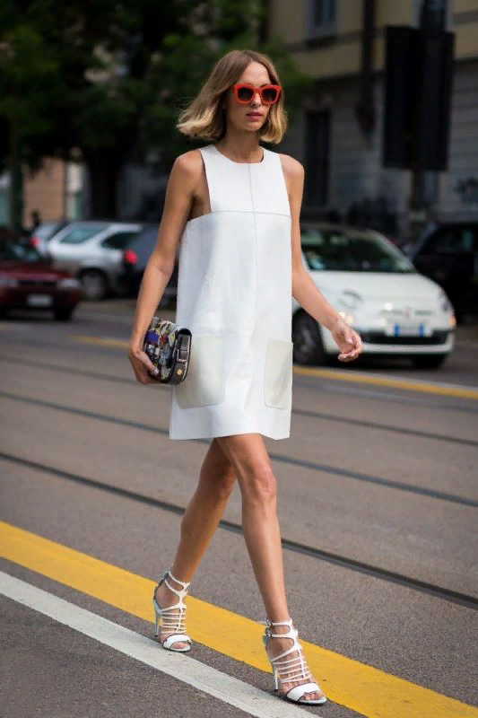 Само очарование: 7 стильных идей, как носить белое платье этим летом и быть на высоте