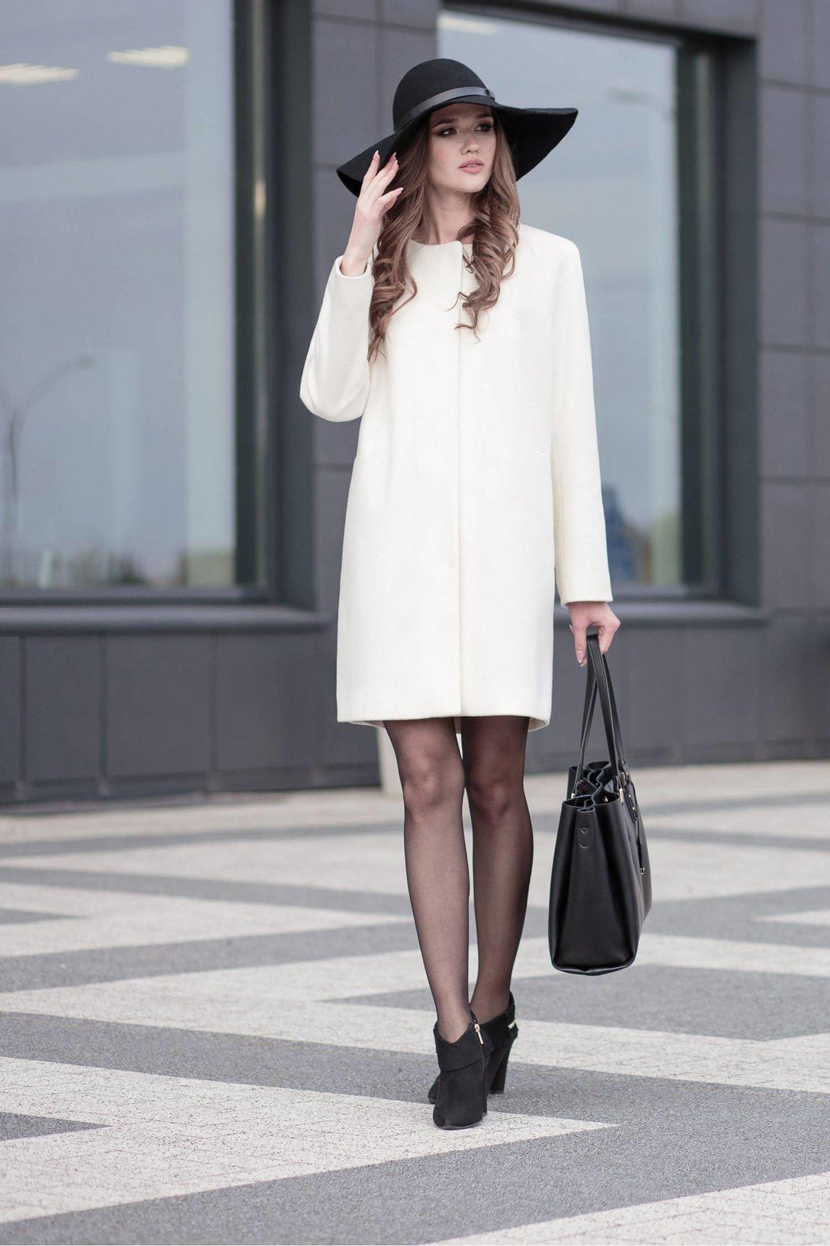 14 доказательств, что белое пальто — это роскошно, дорого и безумно стильно